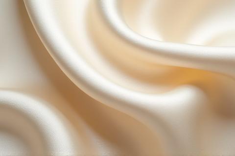 Rotolo di tessuto di seta grezza in tonalità naturali